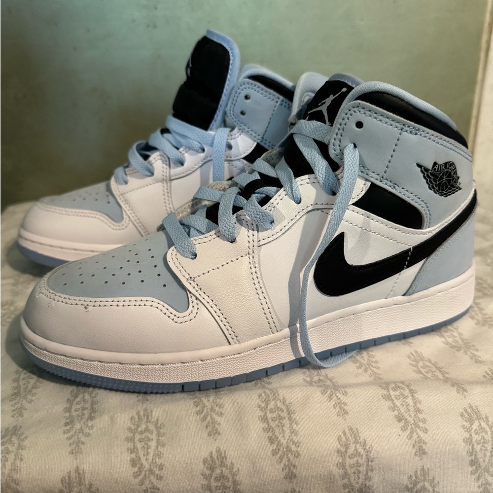 Air Jordans 6Y gently used